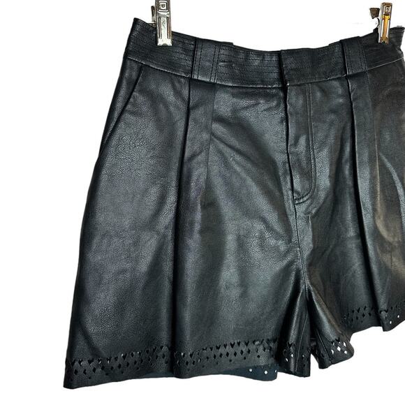 NWT Scotch & Soda Para Dice Black Shorts Faux Leather Heart Eyelet Size Medium - Picture 5 of 13